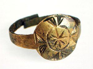 Pierscionek z gwiazda osmioramienna